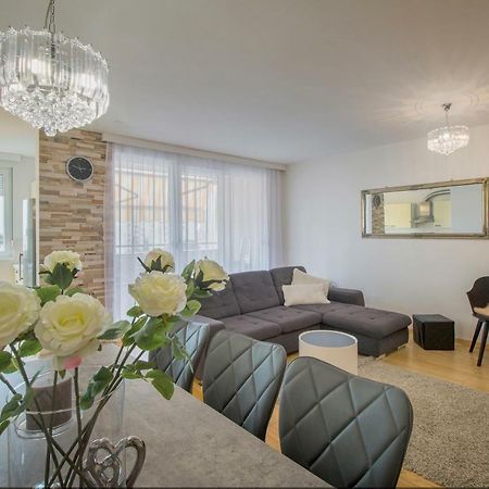 Apartment Montesa Zadar With Free Parking And Balcony Екстер'єр фото